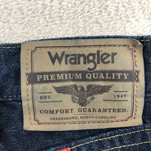 Wrangler Mens Jeans 38x32 Straight Fit Blue Denim Dark Wash 100% Cotton Classic - Picture 13 of 15